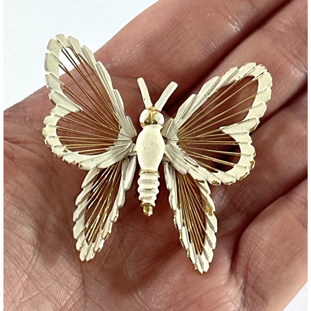 Monet Butterfly Brooch White Enamel Gold Tone Openwork Wings 1.75” Vintage Pin - Picture 6 of 6